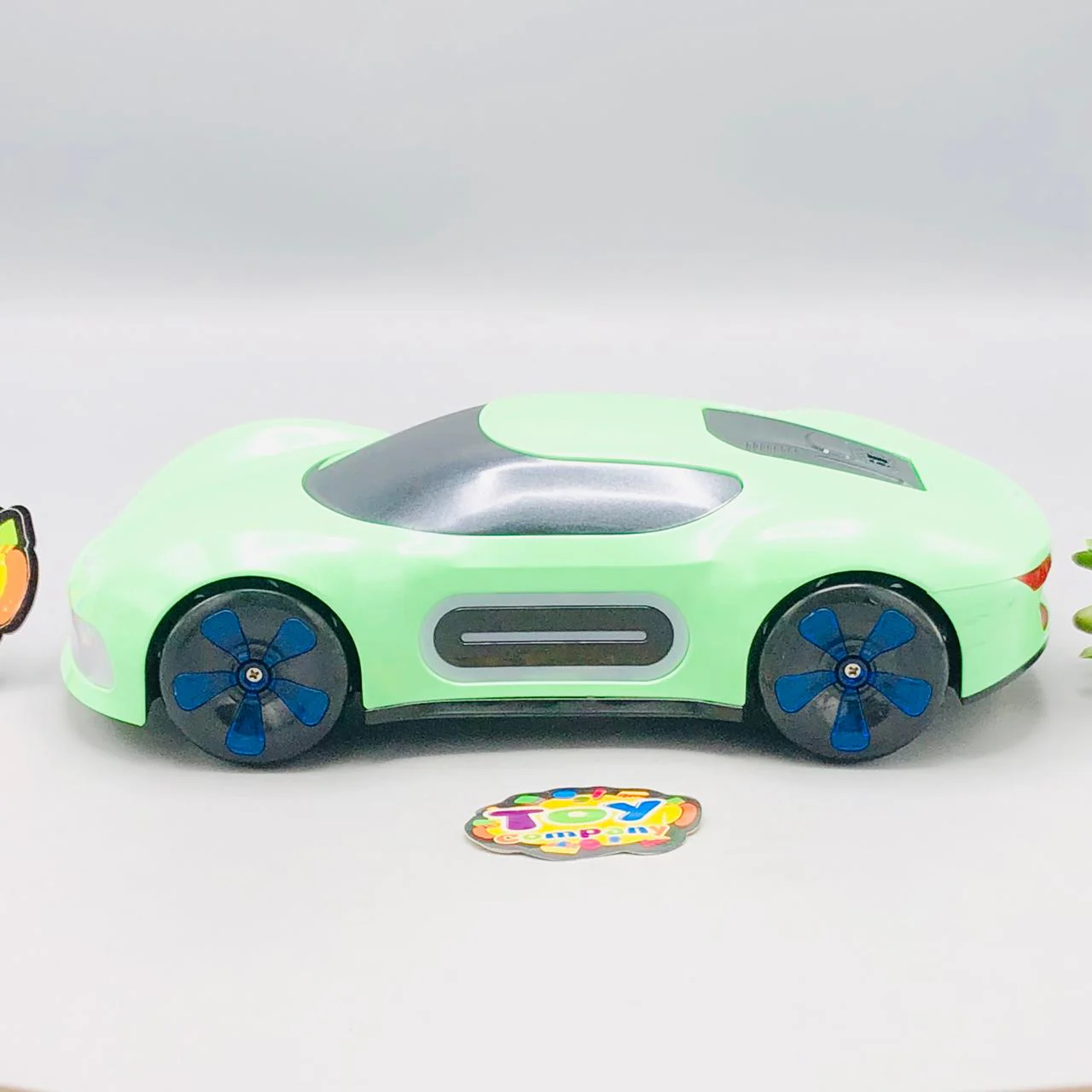 2.4GHz Watch & Remote Control Concept Spray Stunt Car - Image 7