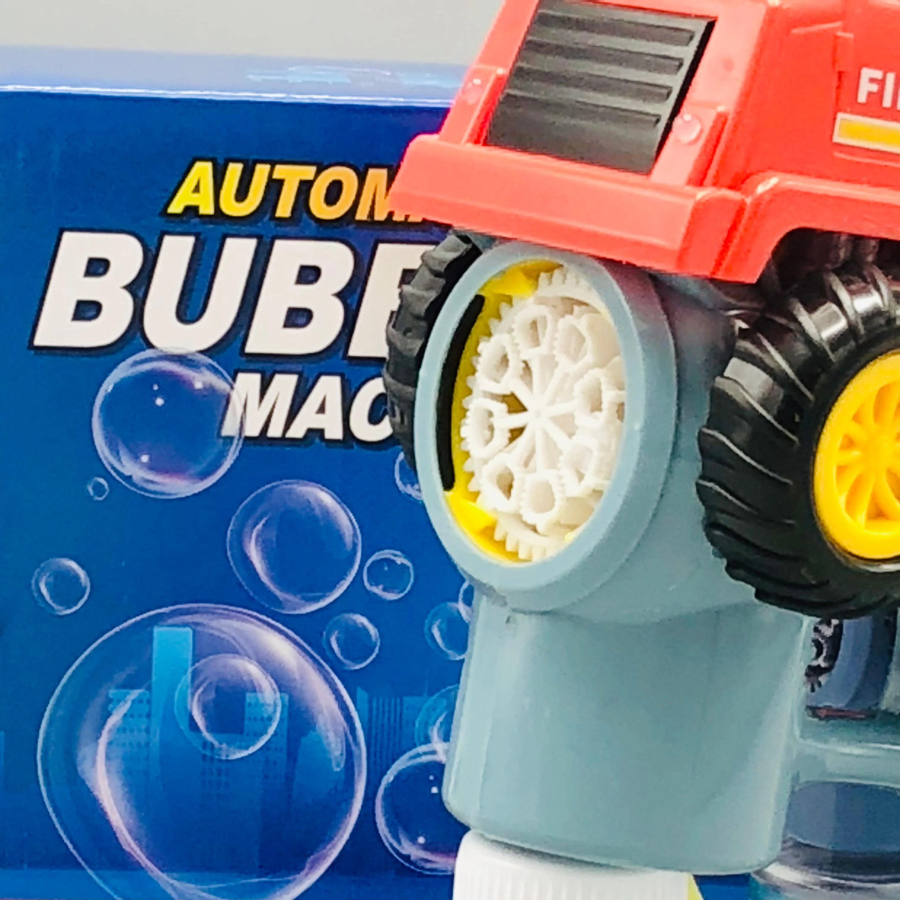 8 Holes Car Themed Colorful Bubble Gun - Image 4