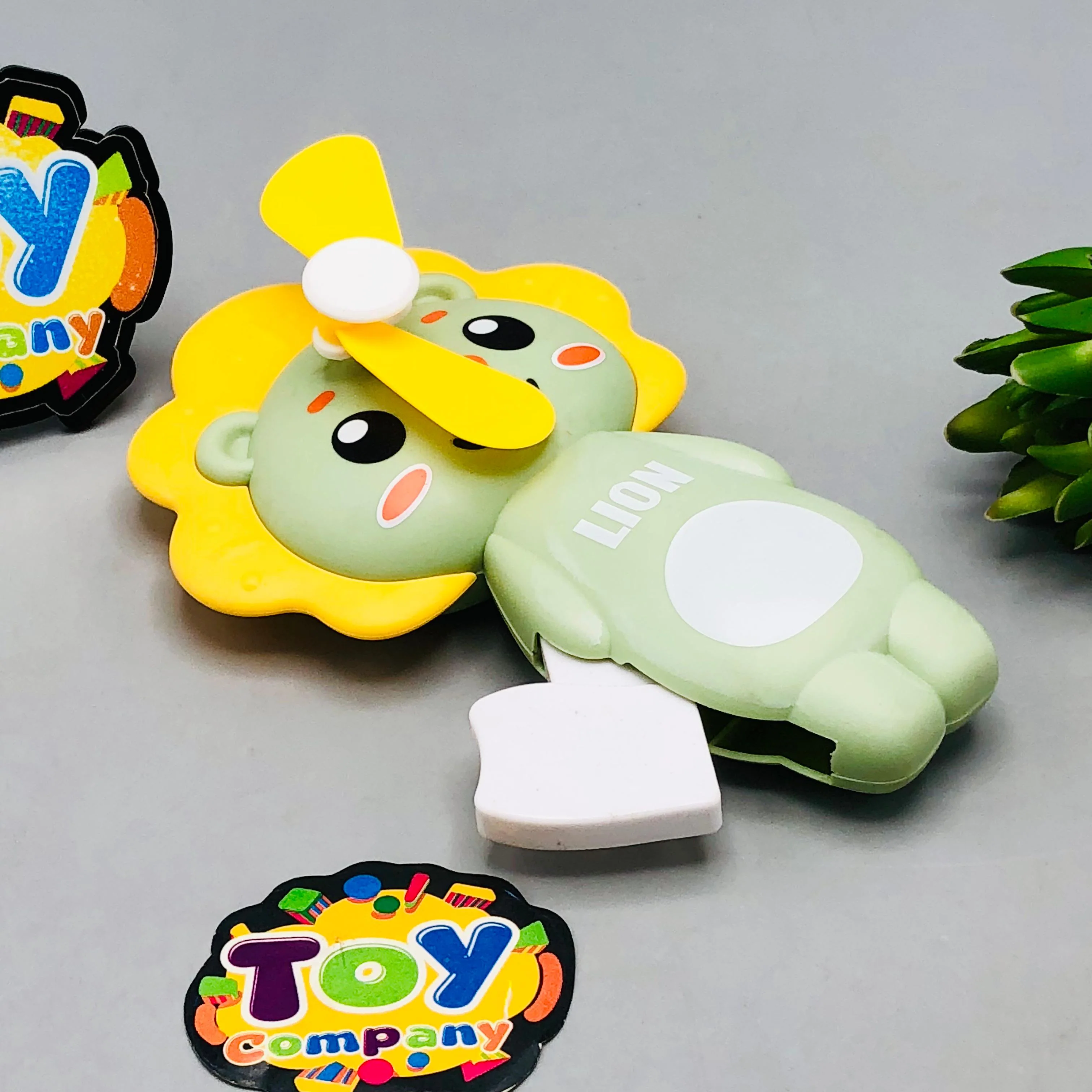 Kids Cute Mini Lion Hand Press Fan - 1Pc - Image 5